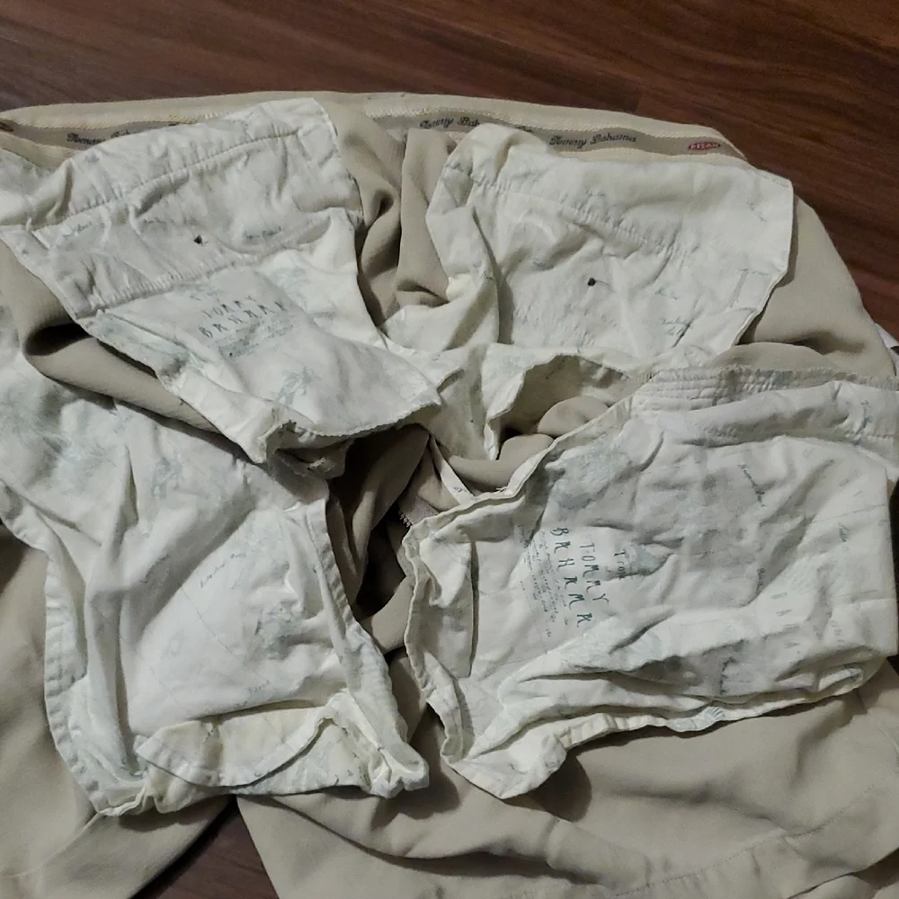 Tommy Bahama 100% Silk Cream Flat Front Shorts